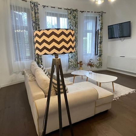 House Of Joven Villa Mediaş Екстериор снимка