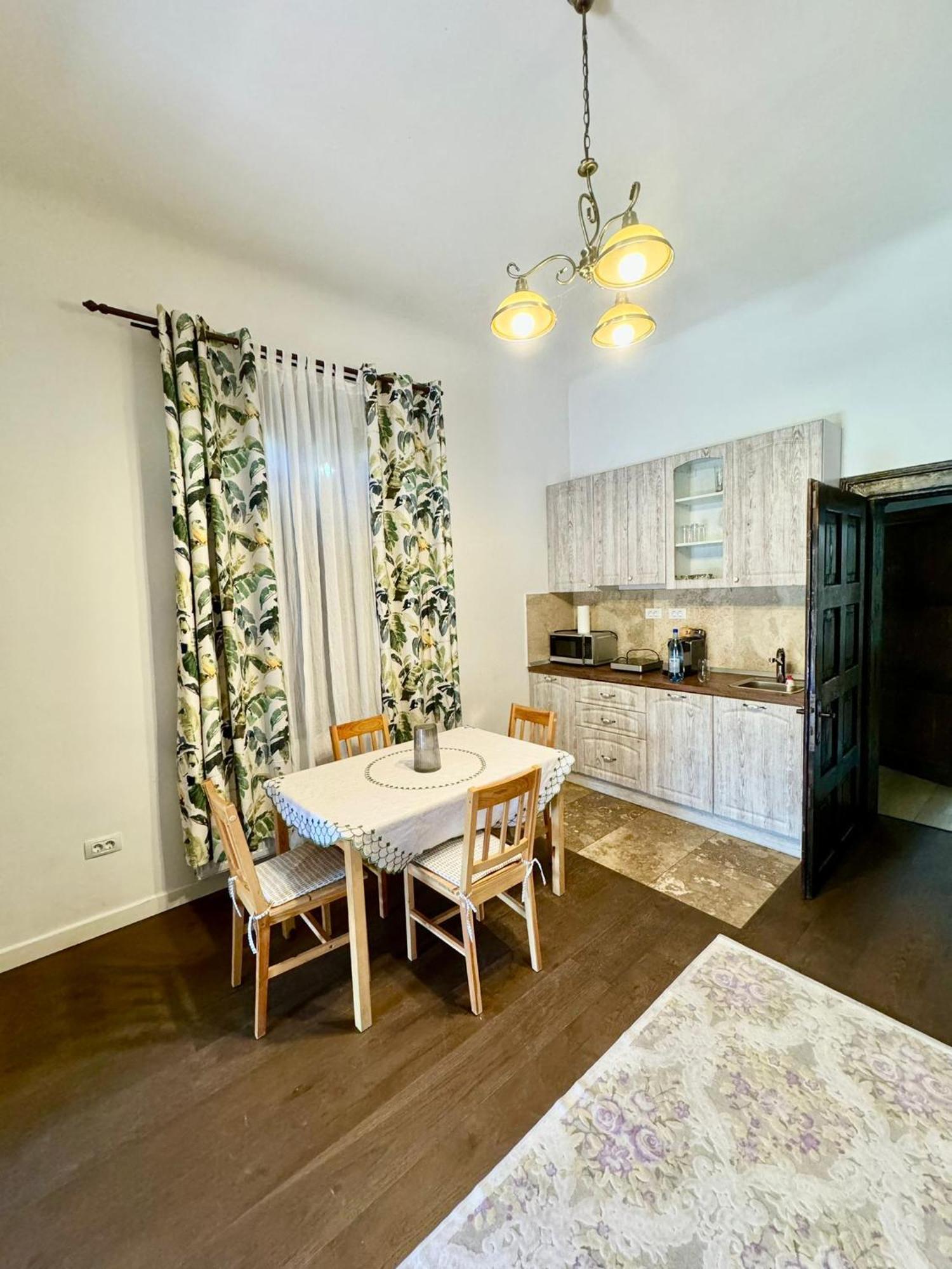 House Of Joven Villa Mediaş Екстериор снимка